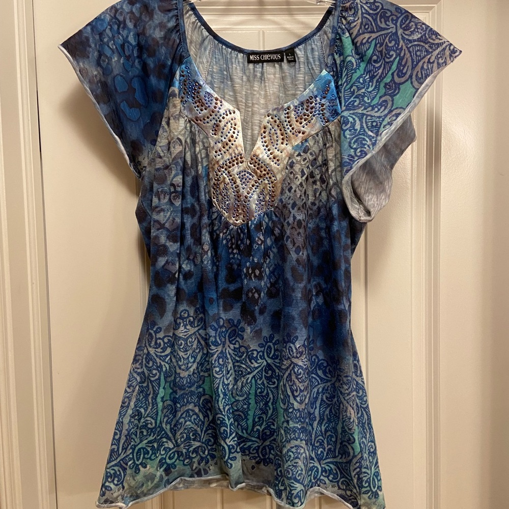 Scalloped neck top